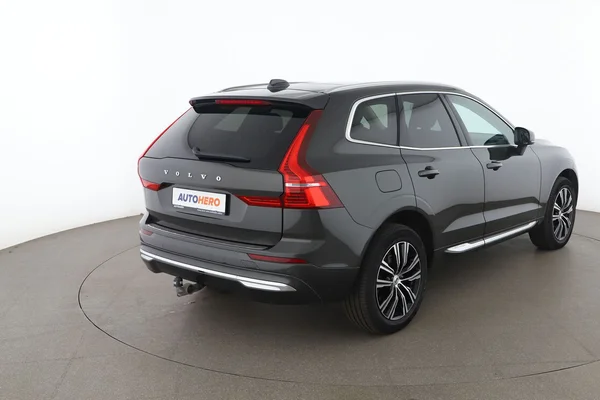 Volvo XC60 (2021) — foto 12 van 16