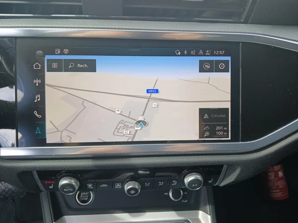 AUDI Q3 Sportback PHEV (2023) — foto 13 van 21