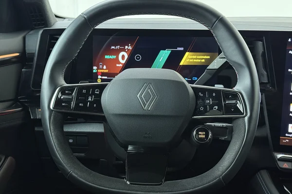 Renault Austral E-Tech (HEV) (2024) — foto 2 van 18