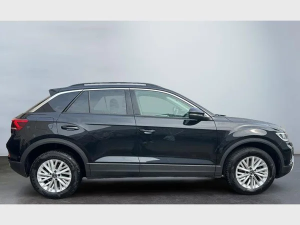 Volkswagen T-Roc (2022) — foto 19 van 25