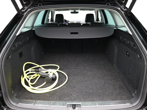 SKODA Superb Combi (2024) — foto 2 van 21