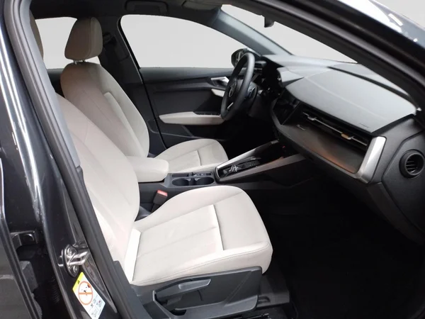 AUDI A3 Sportback (2023) — foto 17 van 22