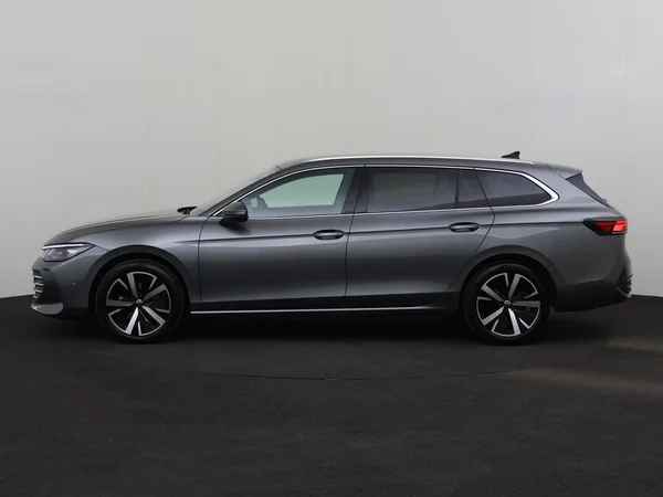 VOLKSWAGEN Passat SW (2025) — foto 13 van 19