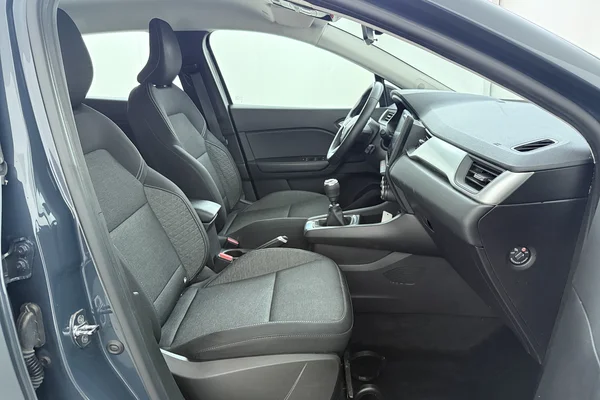 Renault Captur (2023) — foto 15 van 17