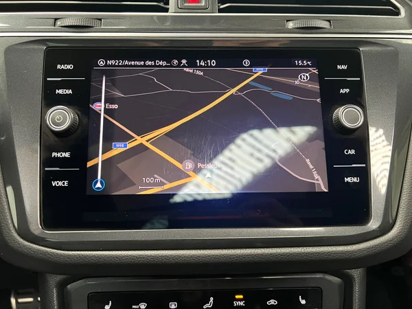 VOLKSWAGEN Tiguan (2023) — foto 6 van 20
