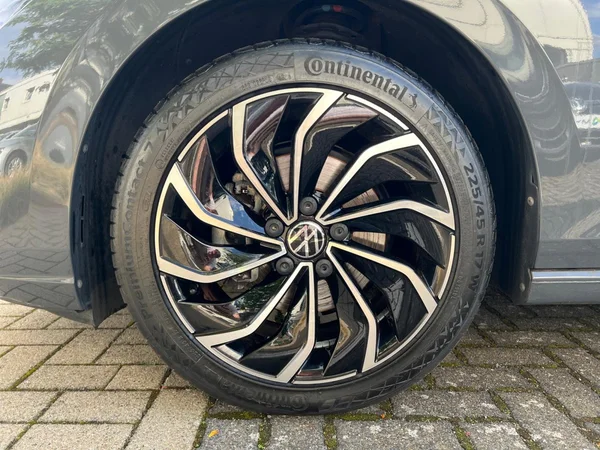 VOLKSWAGEN Golf VIII SW (2024) — foto 24 van 24
