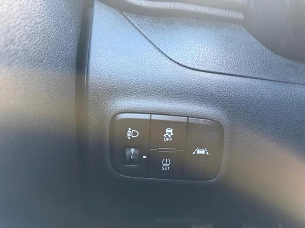 HYUNDAI i10 (2022) — foto 21 van 31