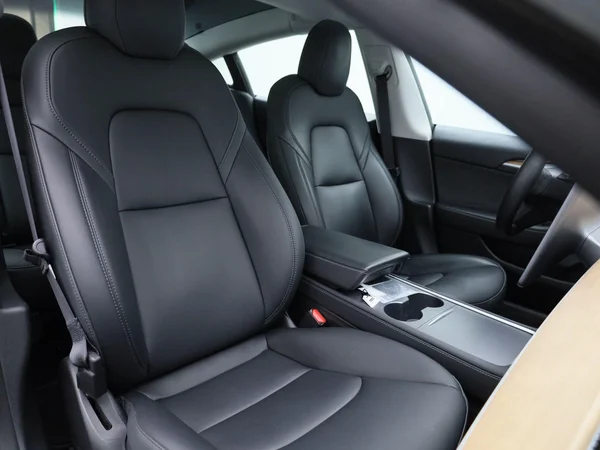 Tesla Model 3 (2022) — foto 29 van 40