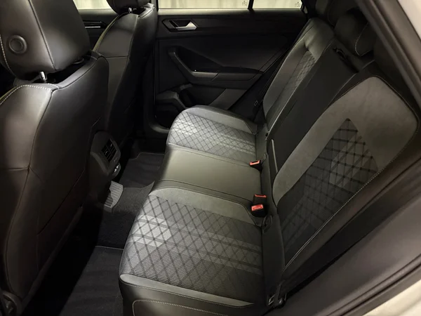 VOLKSWAGEN T-Roc (2026) — foto 3 van 14