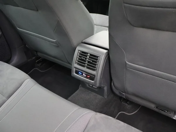 VOLKSWAGEN Golf VIII eHybrid (PHEV) (2024) — foto 5 van 25
