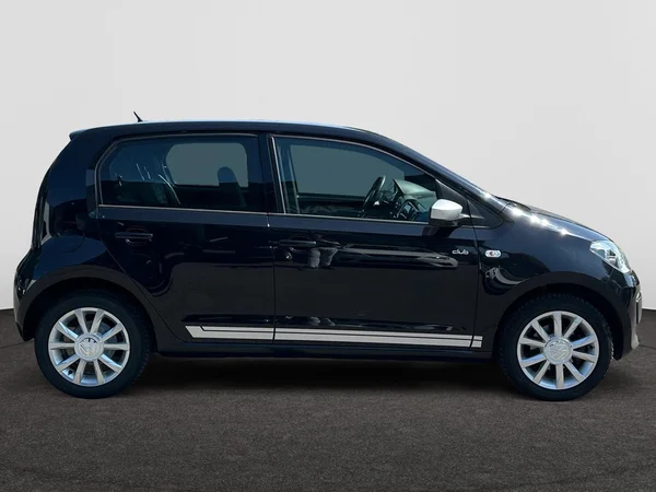 VOLKSWAGEN Up! (2015) — foto 15 van 18