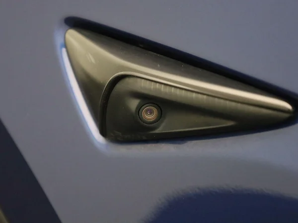 Tesla Model Y (2023) — foto 18 van 52