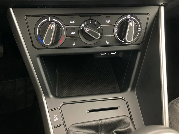 VOLKSWAGEN Polo (2025) — foto 13 van 36