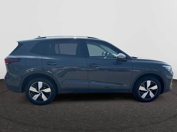 VOLKSWAGEN Tiguan (2024) — foto 6 van 14