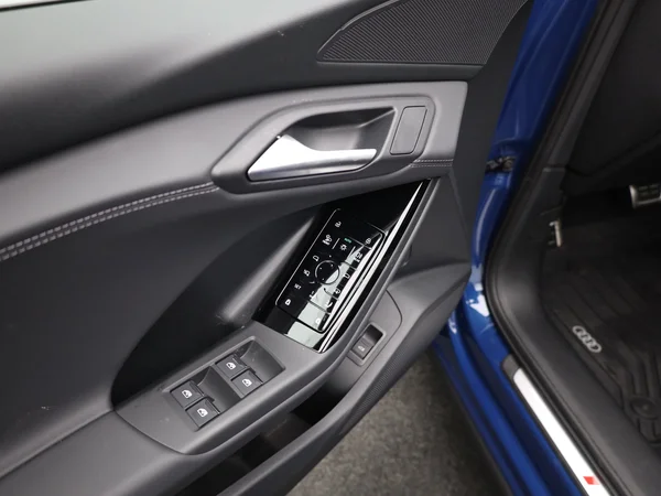 AUDI Q6 Sportback e-tron (2025) — foto 19 van 33