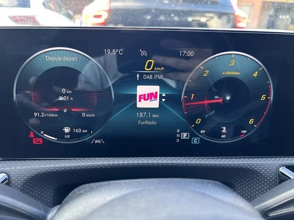 MERCEDES-BENZ CLA Coupé Dsl (C118) (2021) — foto 8 van 35