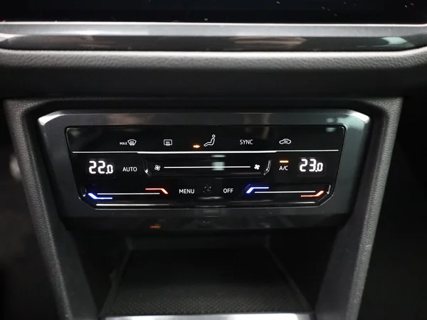 VOLKSWAGEN Tiguan (2023) — foto 7 van 20