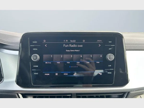 Volkswagen T-Roc (2022) — foto 5 van 29