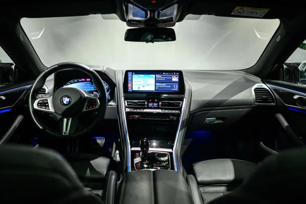 BMW M8 (2023) — foto 7 van 38