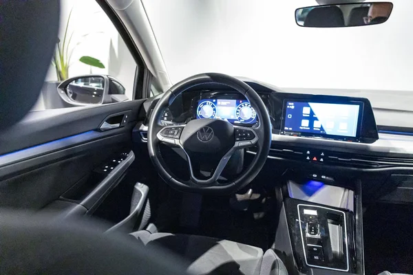 Volkswagen Golf (2024) — foto 17 van 32