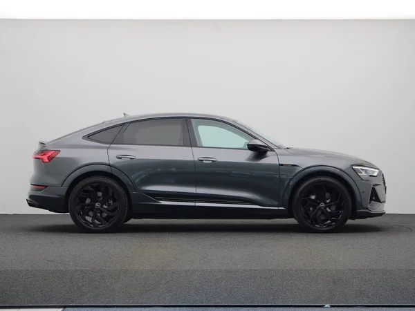 AUDI e-tron Sportback (2023) — foto 5 van 26