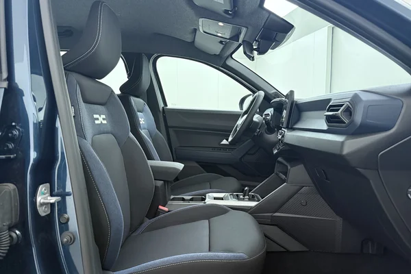 Dacia Bigster Hybrid (HEV) (2026) — foto 14 van 16