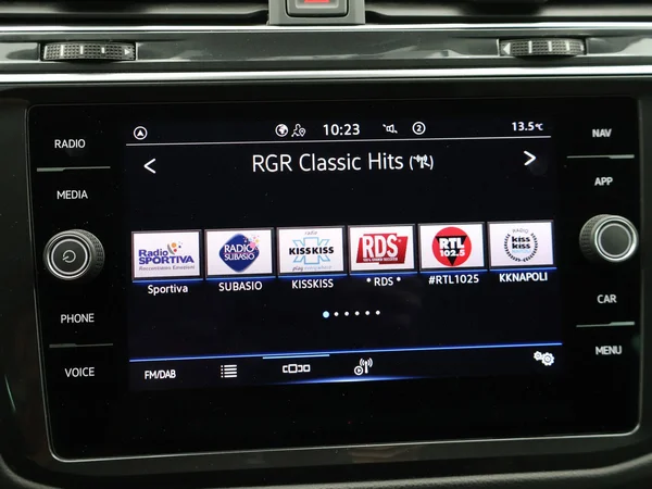 VOLKSWAGEN Tiguan eHybrid (PHEV) (2022) — foto 11 van 26