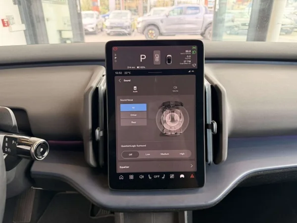Volvo EX30 (2024) — foto 6 van 22