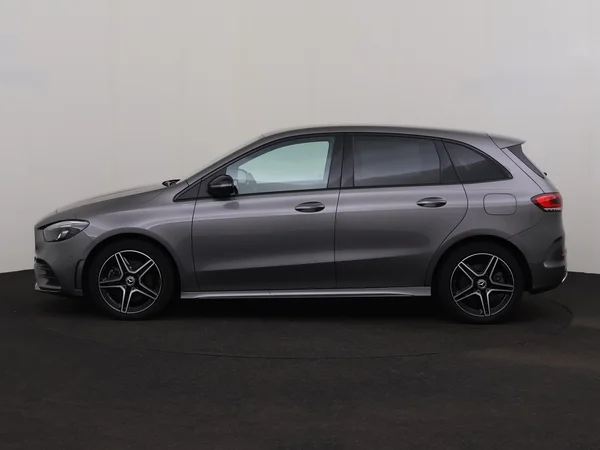 MERCEDES B 250 (2022) — foto 12 van 32