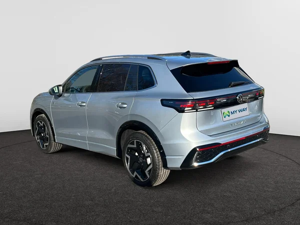 VOLKSWAGEN Tiguan (2025) — foto 16 van 19