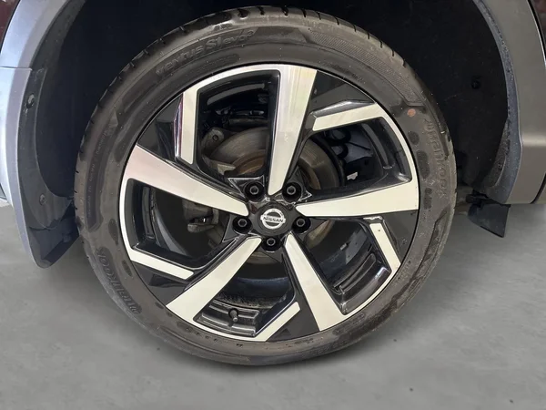 Nissan QASHQAI (2018) — foto 13 van 16