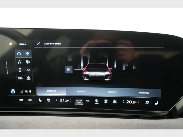 AUDI A6 Sportback e-tron (2025) — foto 9 van 48