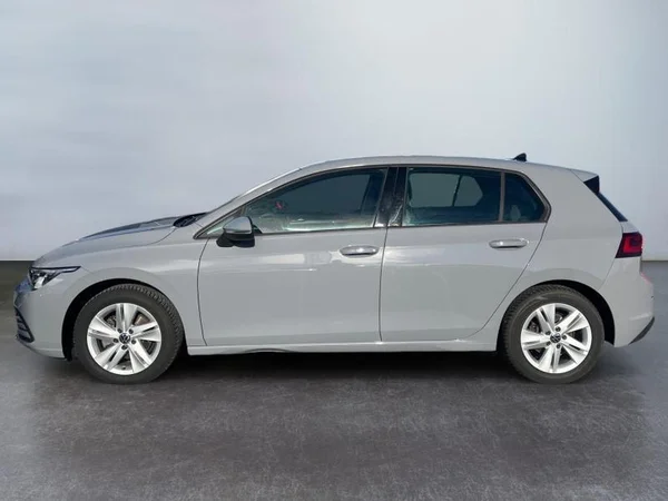 VOLKSWAGEN Golf VIII (2021) — foto 22 van 27