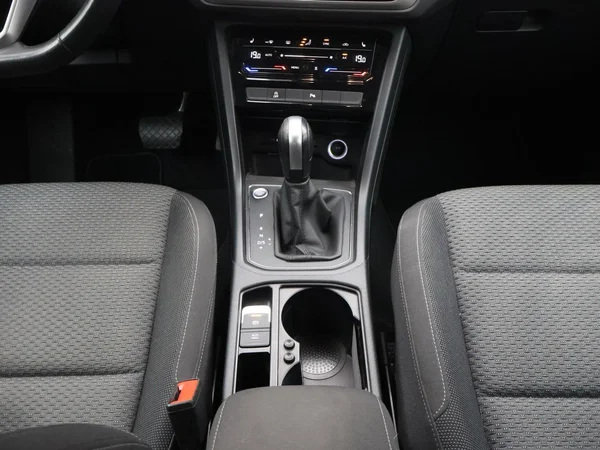 VOLKSWAGEN Touran (2022) — foto 11 van 29