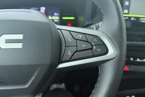 Dacia Bigster Hybrid (HEV) (2026) — foto 8 van 16