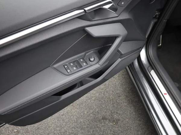 AUDI A3 Sportback (2023) — foto 5 van 21