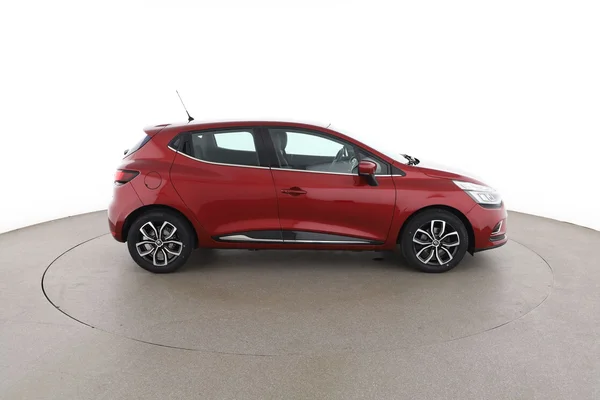 Renault Clio (2017) — foto 13 van 16