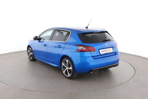 Peugeot 308 (2021) — foto 10 van 16