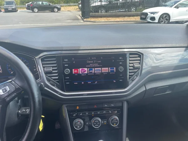 VOLKSWAGEN T-Roc (2021) — foto 5 van 21