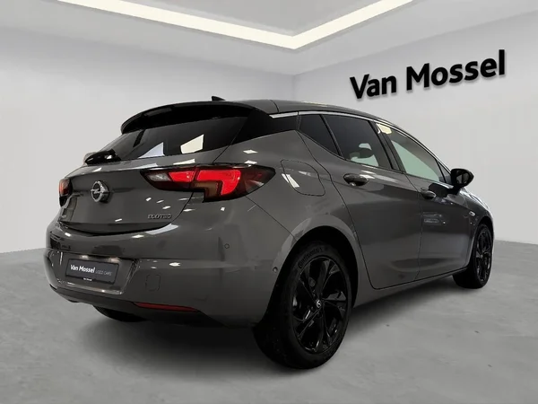 Opel Astra (2018) — foto 15 van 20