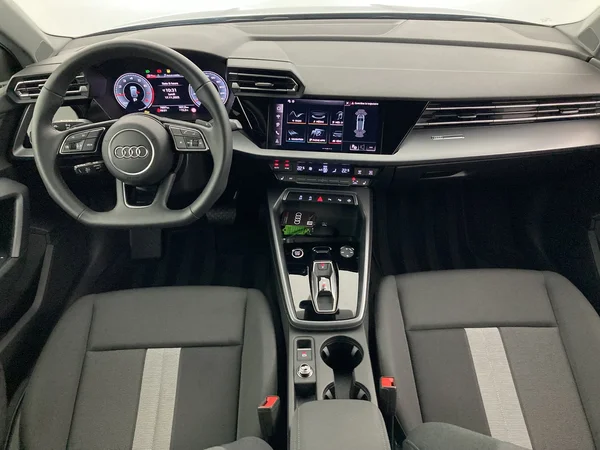 AUDI A3 Sportback (2024) — foto 27 van 36