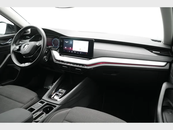 SKODA Octavia Combi (2024) — foto 23 van 29