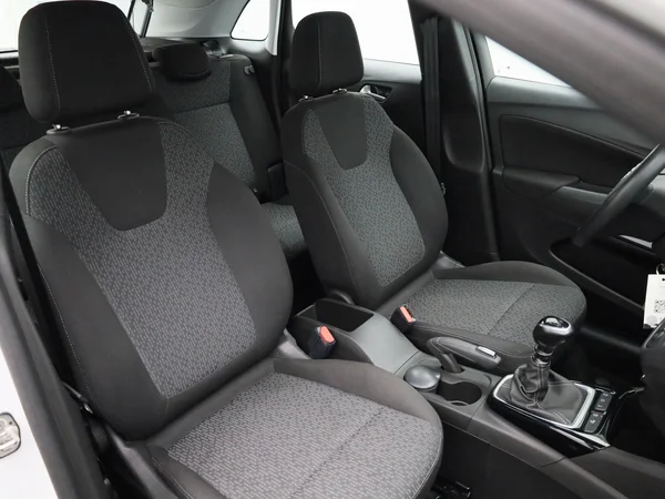 Opel Crossland (2023) — foto 27 van 39