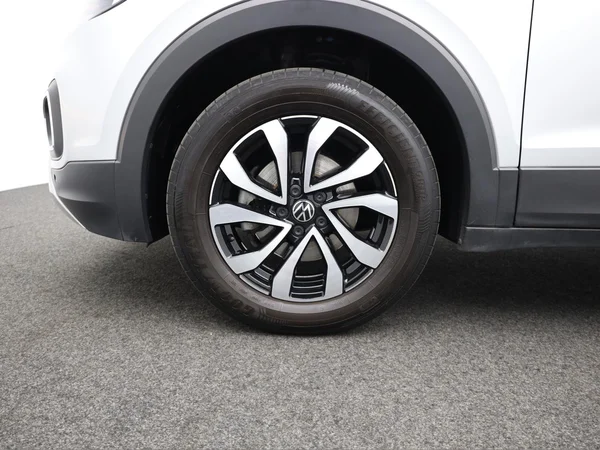 VOLKSWAGEN T-Cross (2022) — foto 10 van 18
