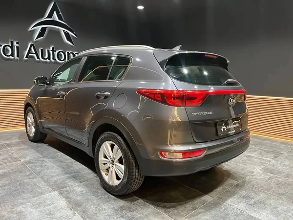 Kia Sportage (2016) — foto 17 van 20