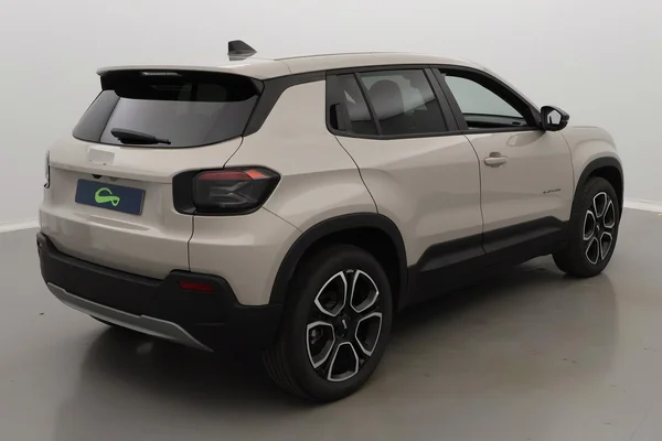 Jeep E-Avenger (2025) — foto 20 van 24