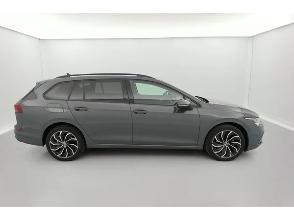 VOLKSWAGEN Golf VIII SW (2022) — foto 3 van 35