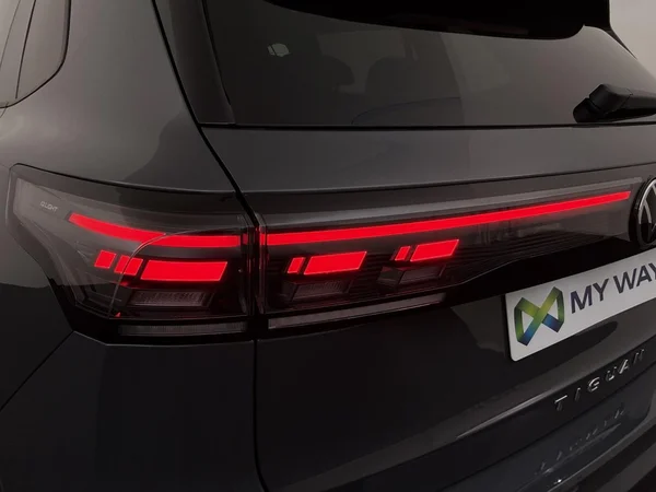 VOLKSWAGEN Tiguan (2025) — foto 5 van 18