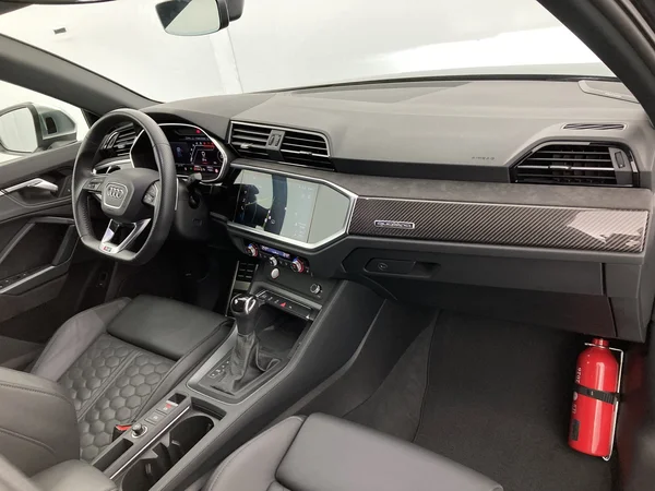 AUDI RSQ3 (2020) — foto 22 van 24