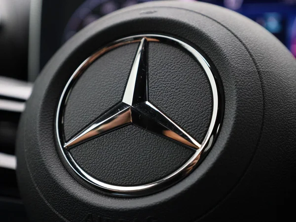 Mercedes-Benz GLC (2025) — foto 24 van 52